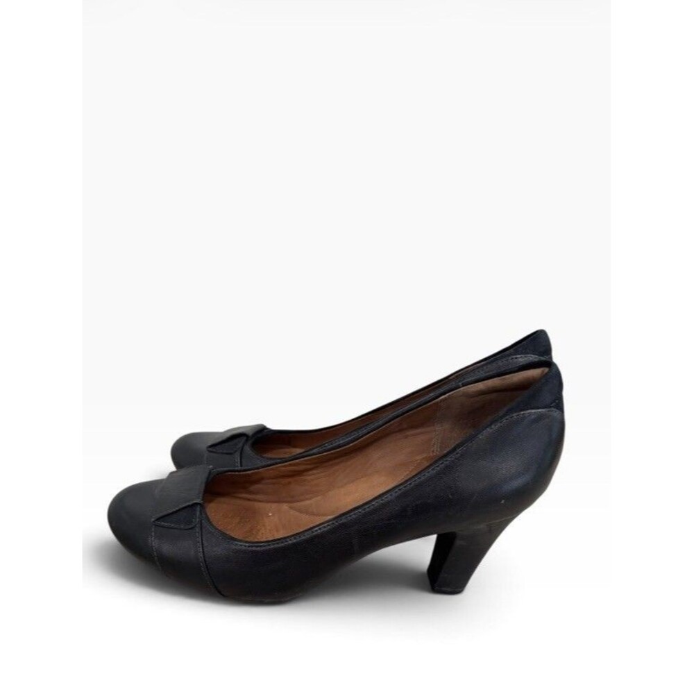 Clarks Artisan Women’s Navy Patent Leather Bow Detail  Heels Size 9.5 N